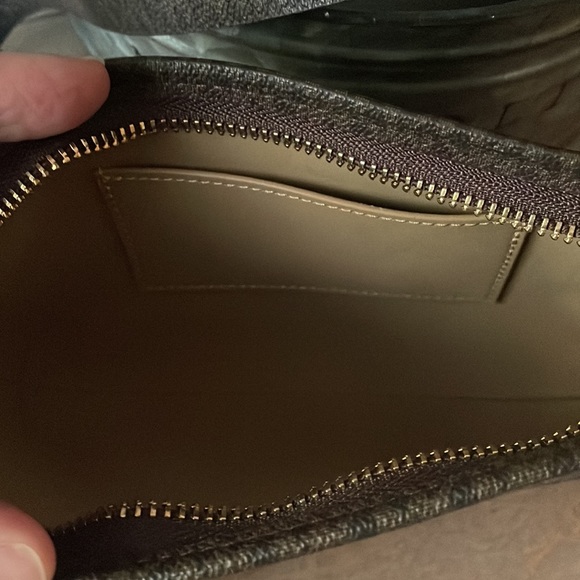 🎀MICHAEL KORS SIGNATURE BELT BAG/FANNY PACK NWT🎀 - Picture 3 of 3